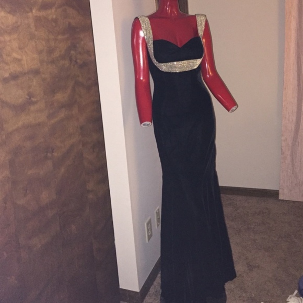 Ann northington black velvet gown size 4
